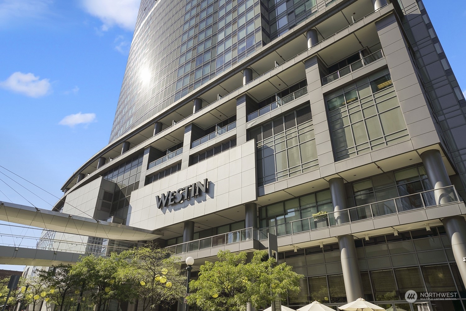Property Photo: 650 Bellevue Way NE 4005 WA 98004