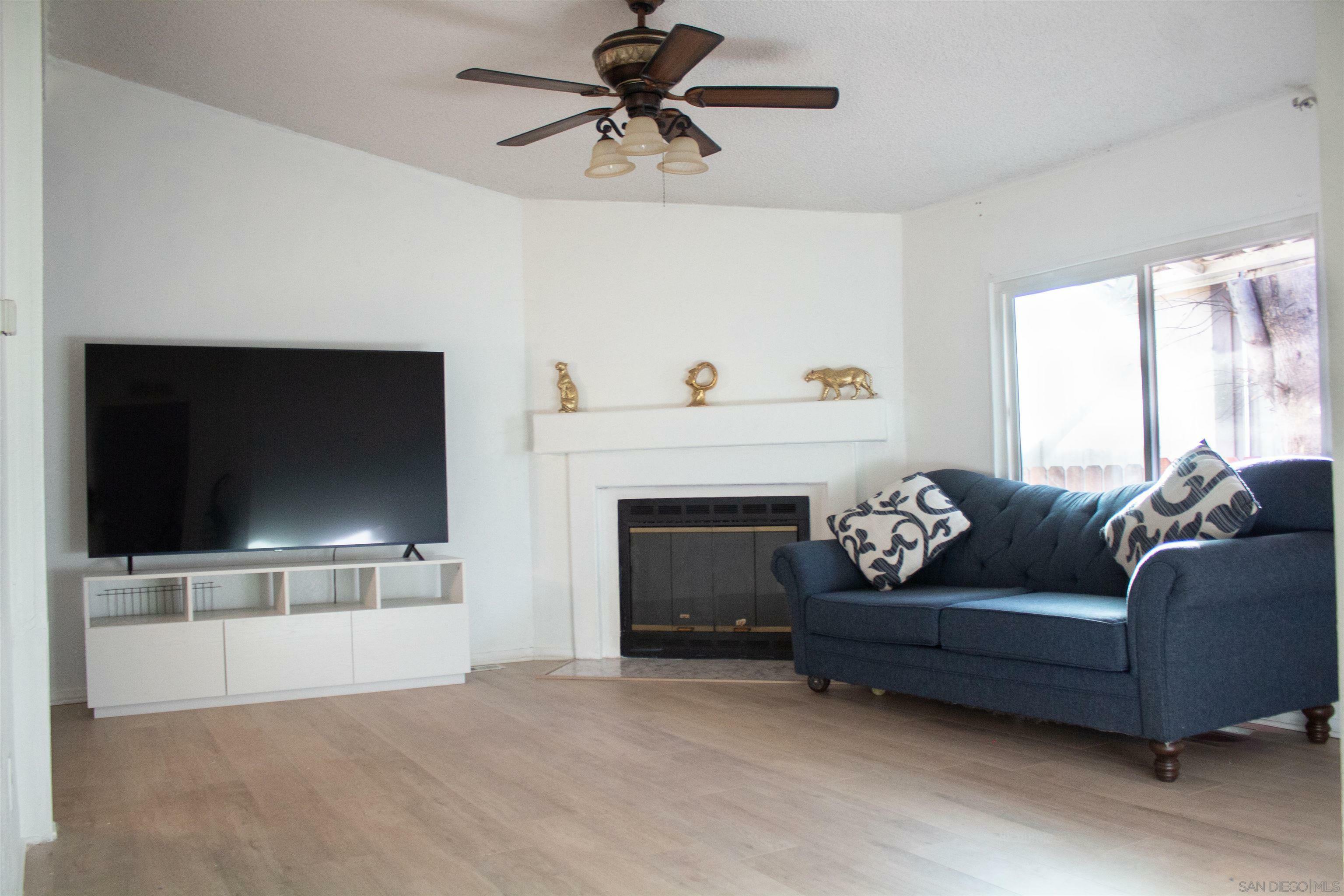 Property Photo:  80 E Dawes St 127  CA 92571 