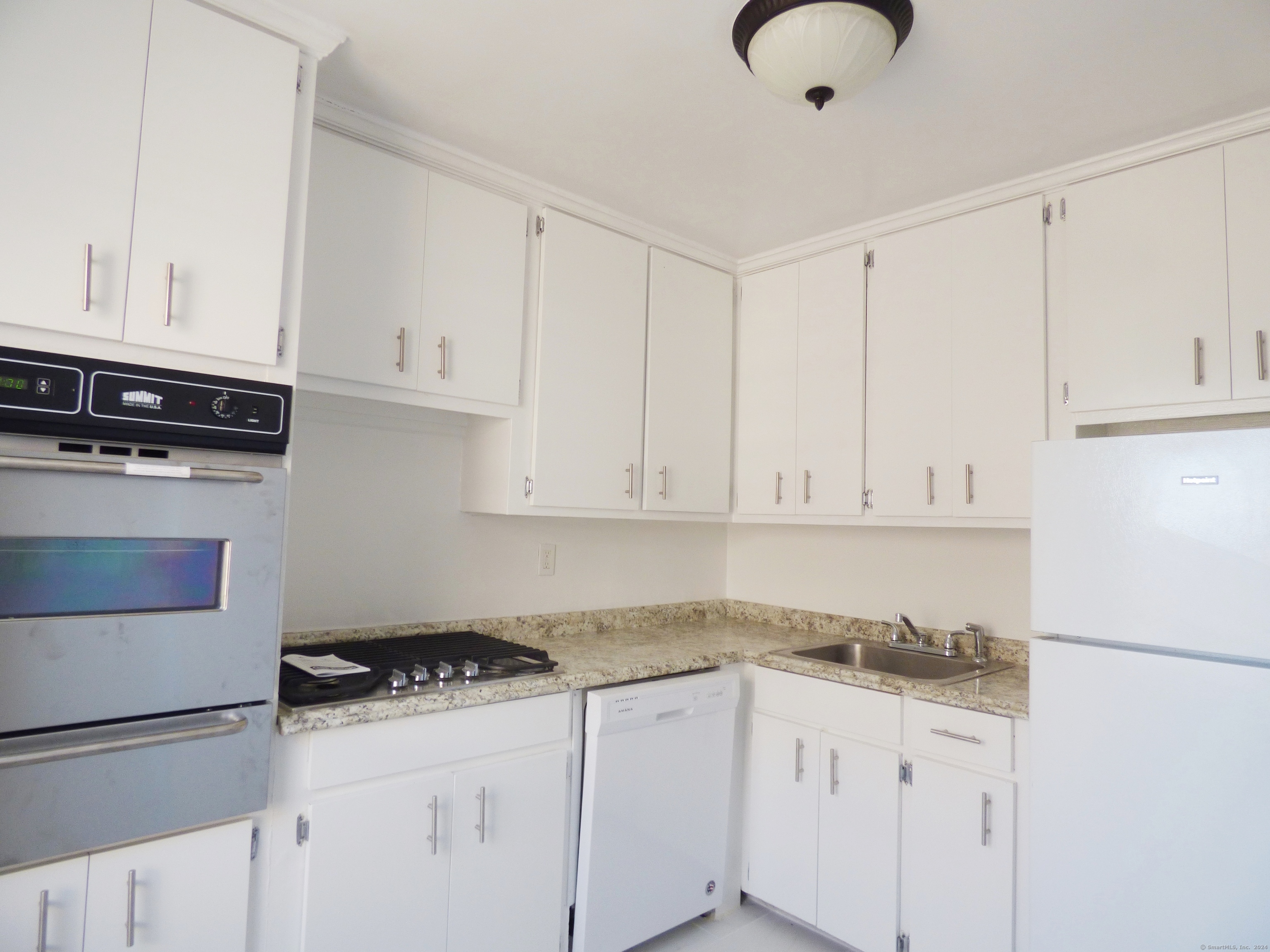 Property Photo:  91 Strawberry Hill Avenue Apt 736  CT 06902 