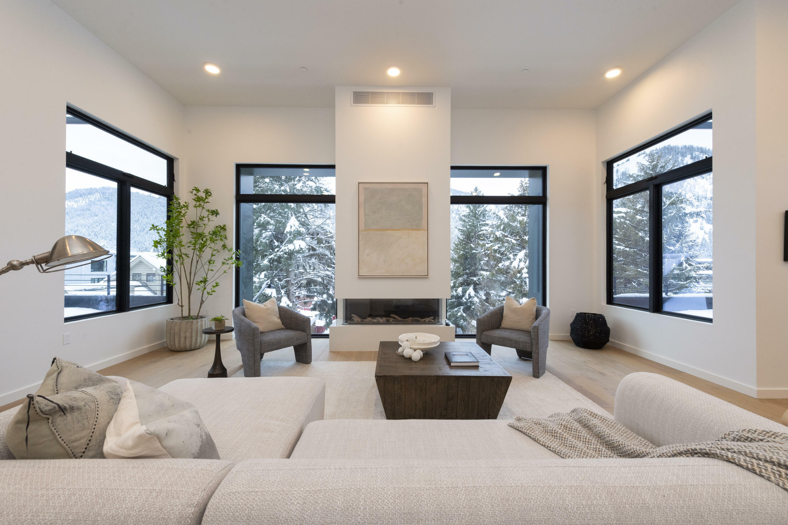 Property Photo: 760 N Washington Ave 301 ID 83340