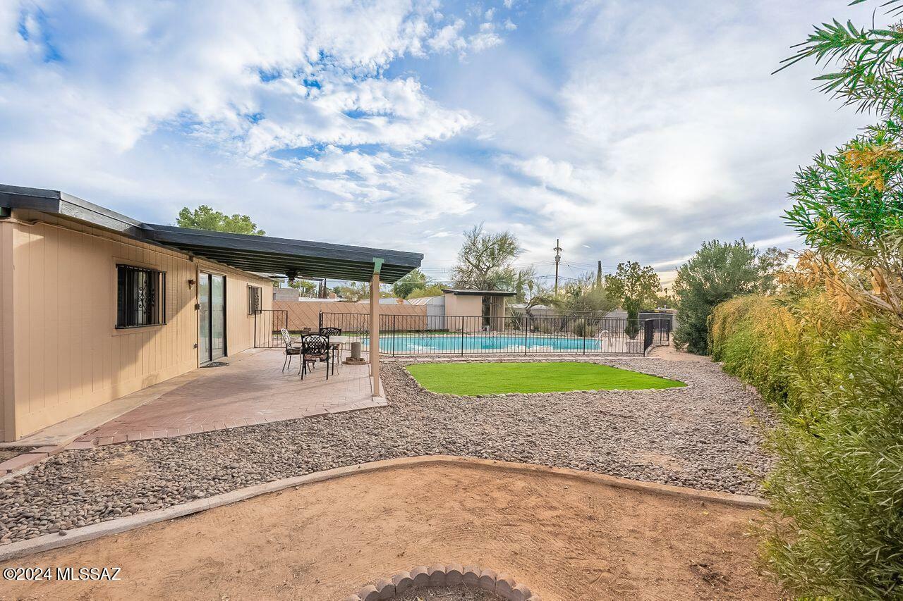 Property Photo:  1824 S Prudence Place  AZ 85710 