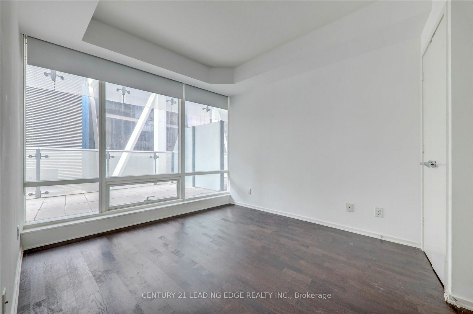 Property Photo:  1 Bloor St E 416-Rm1  ON M4W 0A8 