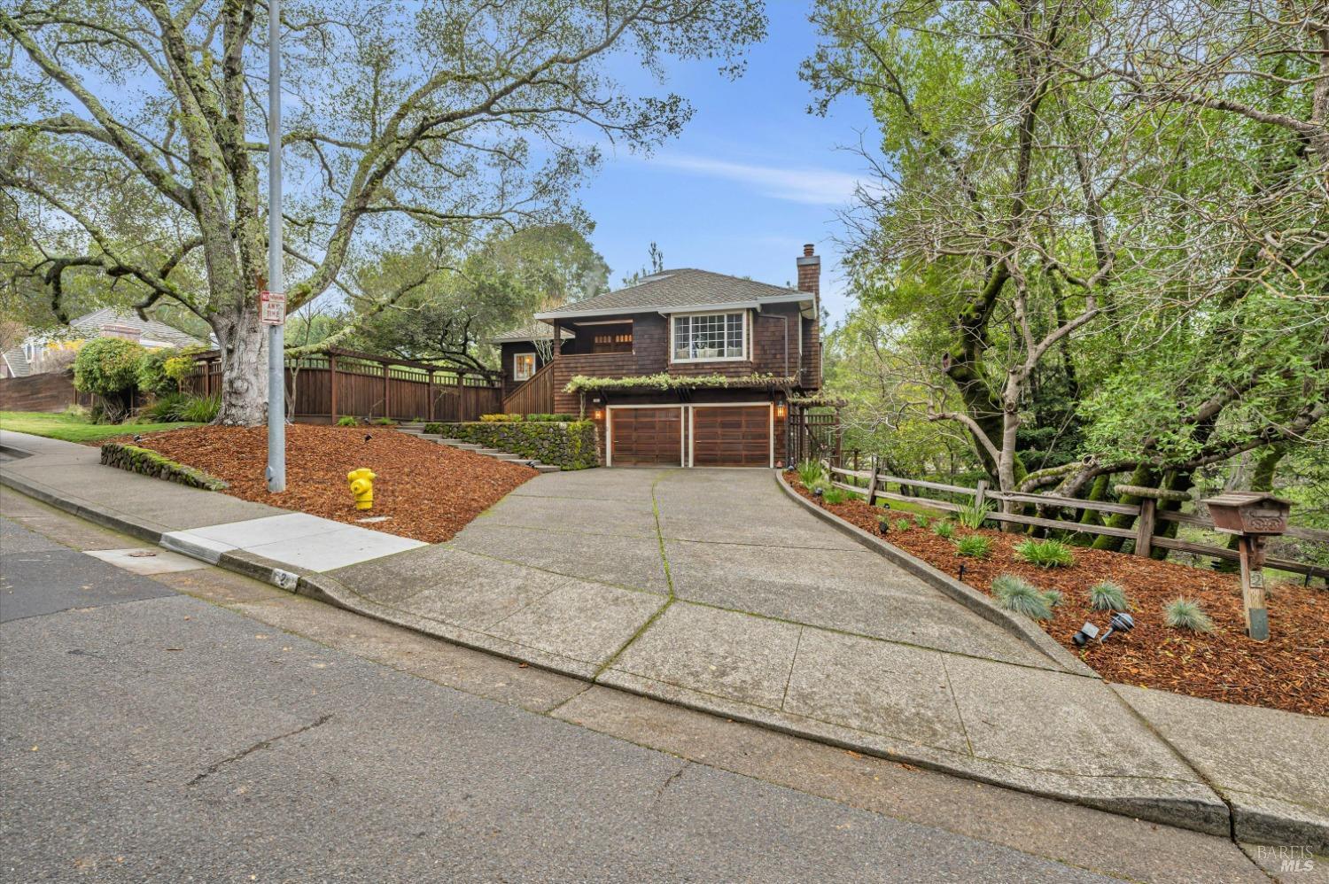 Property Photo: 2 W Brooke Drive CA 94947