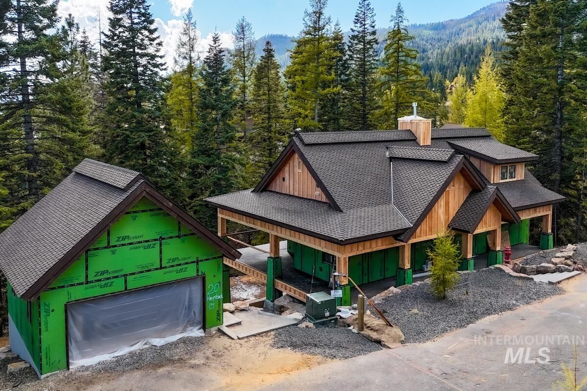 Property Photo:  20 Haystack Ct  ID 83615 