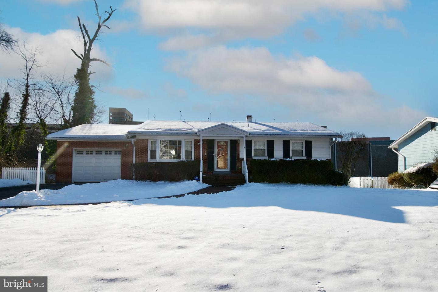 8319 Carnegie Drive  Vienna VA 22180 photo