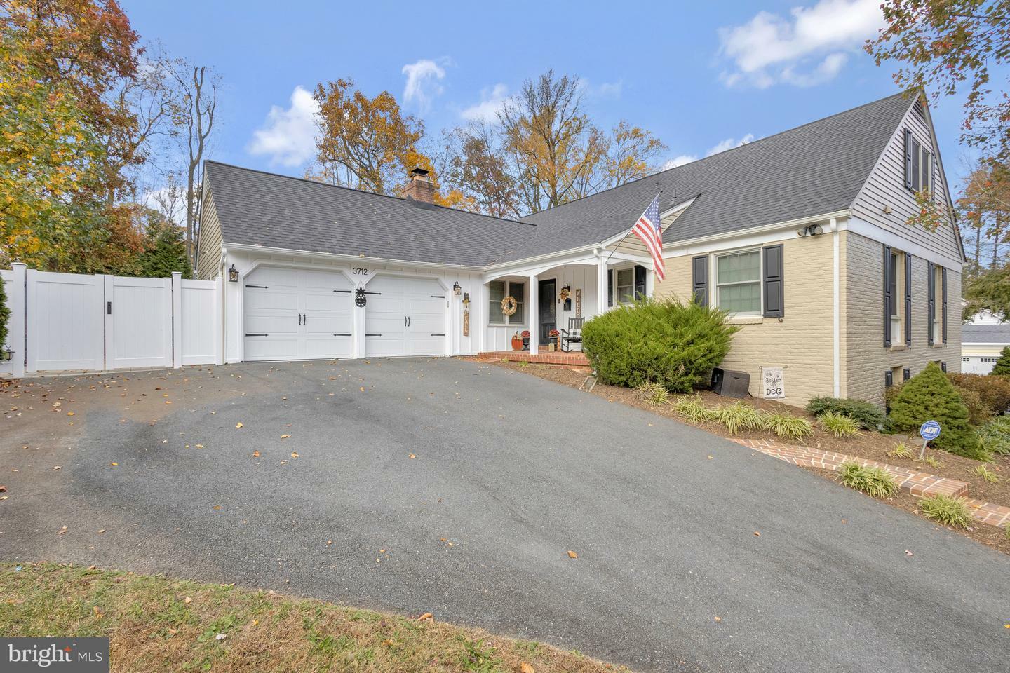 Property Photo:  3712 Camelot Drive  VA 22003 