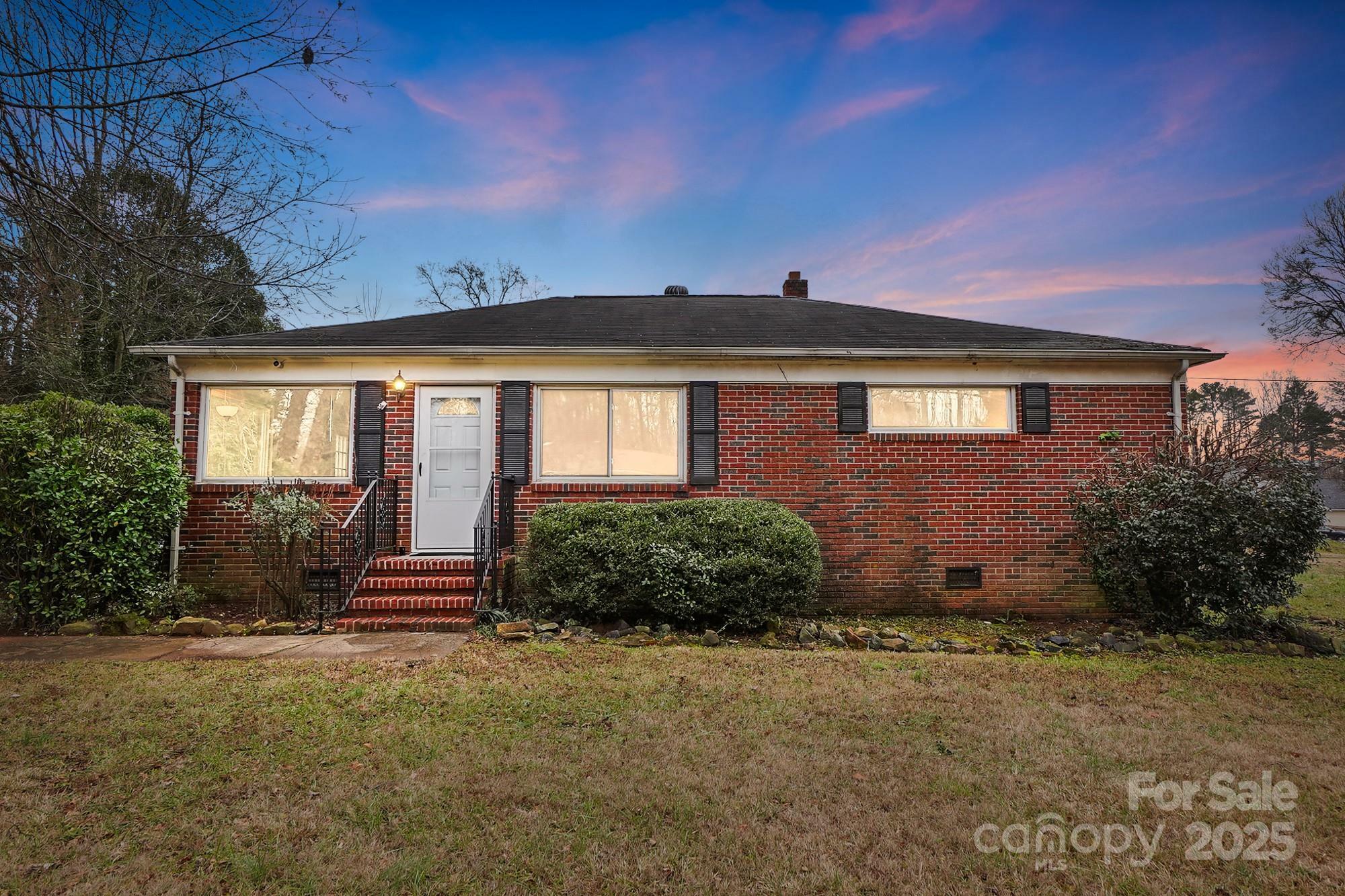 Property Photo:  2504 Juniper Drive  NC 28269 