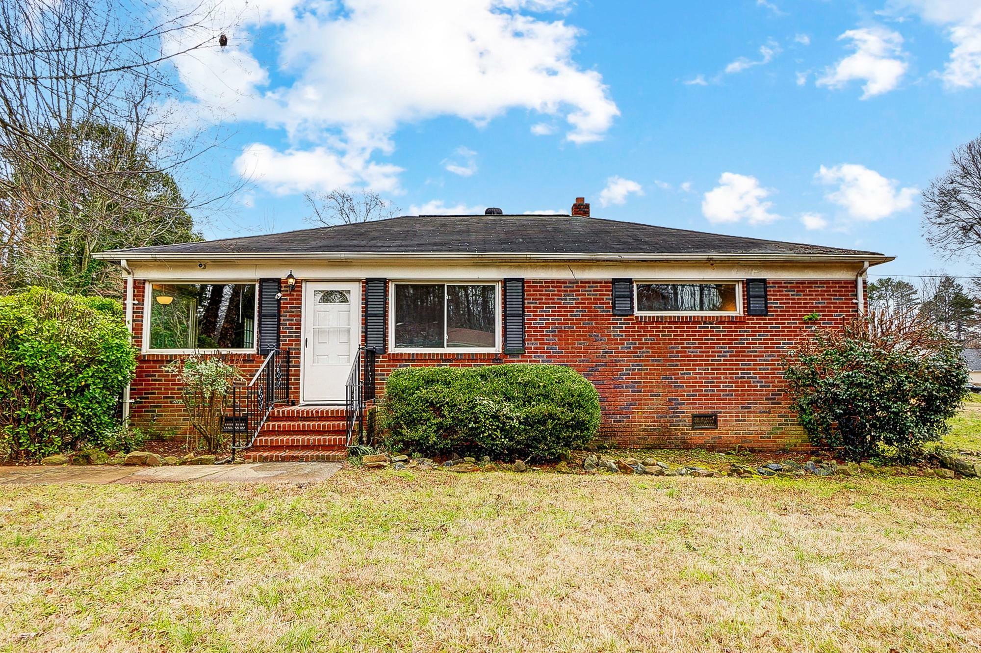 Property Photo: 2504 Juniper Drive NC 28269