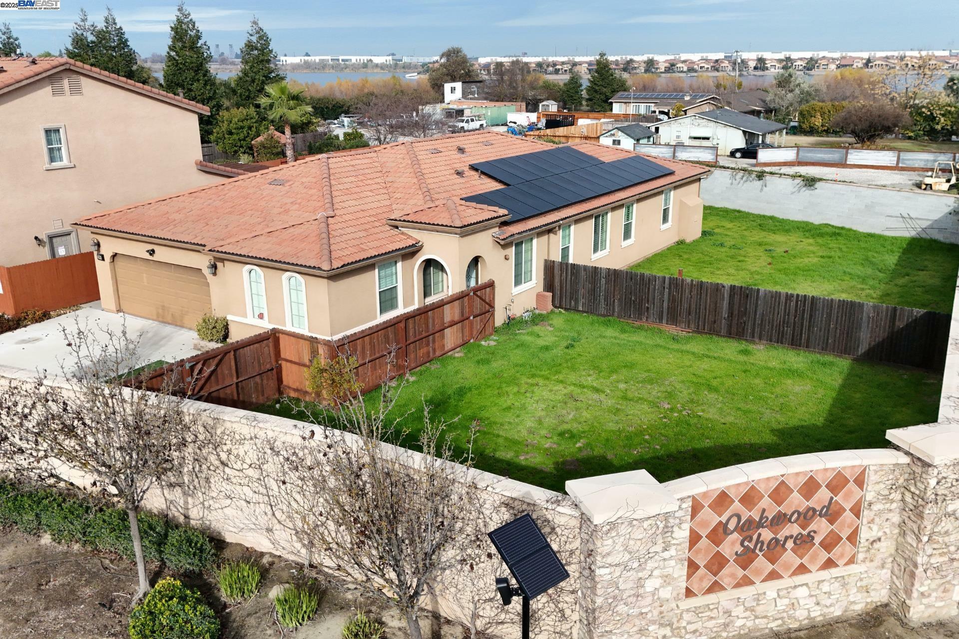 Property Photo:  3903 Aplicella Ct  CA 95337 