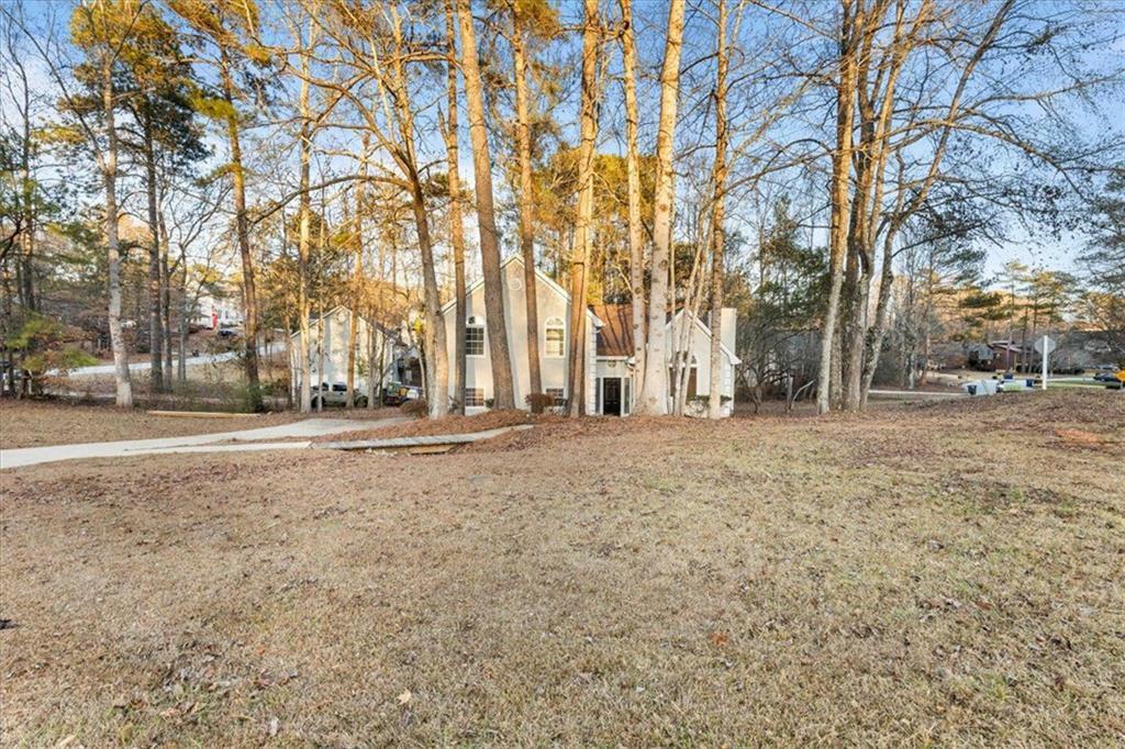 Property Photo:  9566 Lakeview Court  GA 30135 