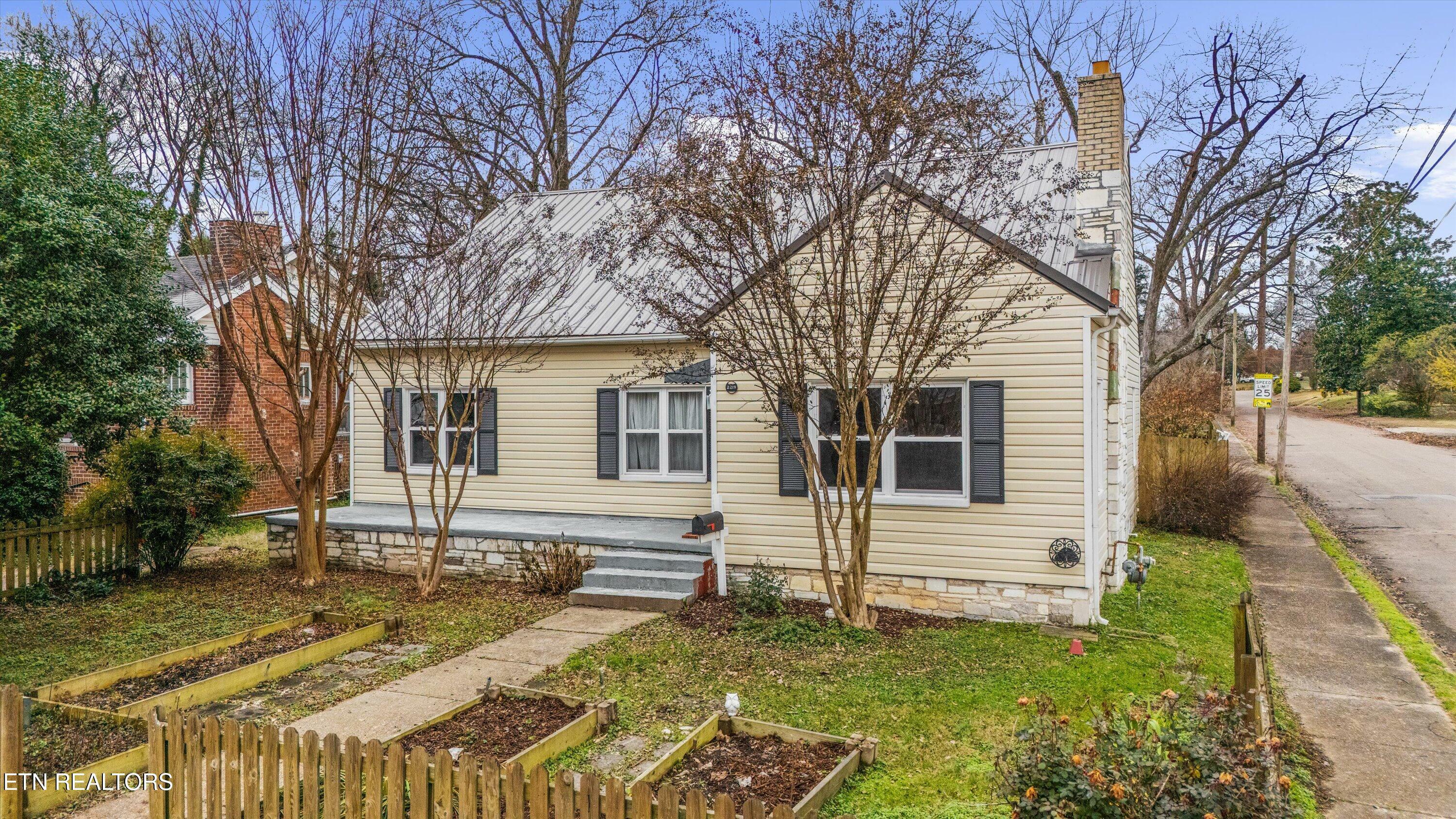 Property Photo:  2219 NE Paige St  TN 37917 