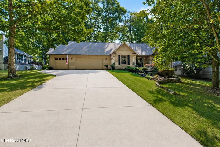 Property Photo:  21 Amesbury Court  TN 38558 