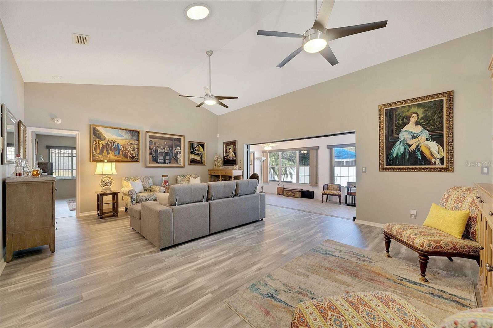 Property Photo:  1719 S Pebble Beach Boulevard  FL 33573 