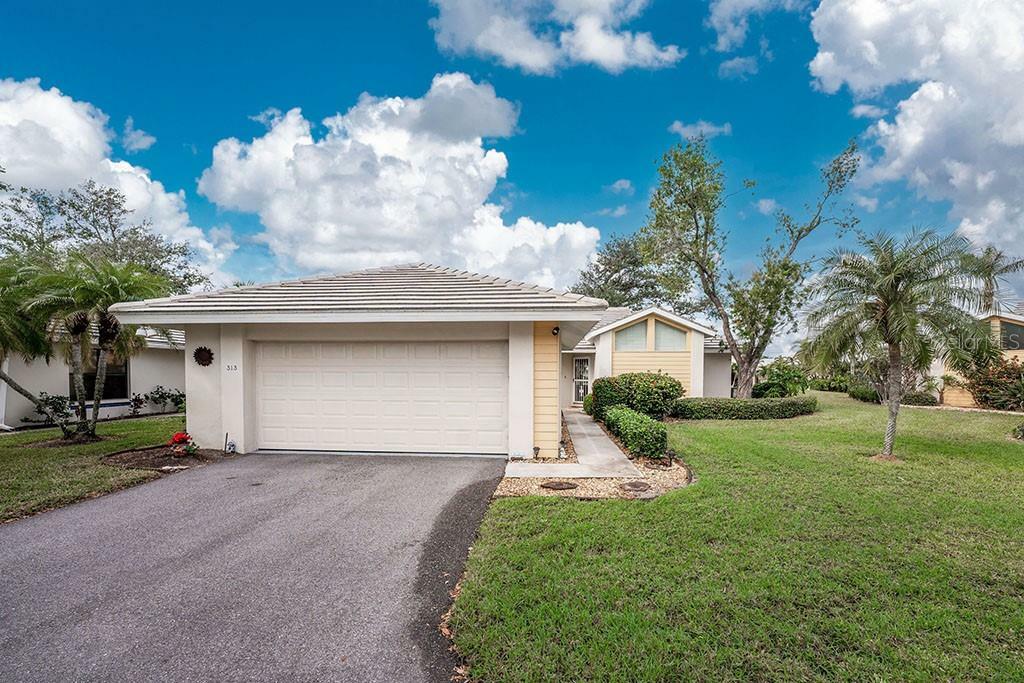 Property Photo:  313 Pembroke Lane North 195  FL 34293 