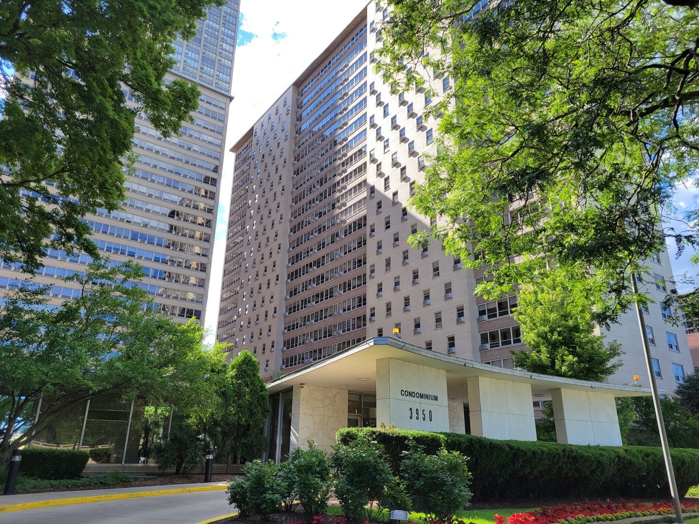Property Photo: 3950 N Lake Shore Drive 2225 IL 60613