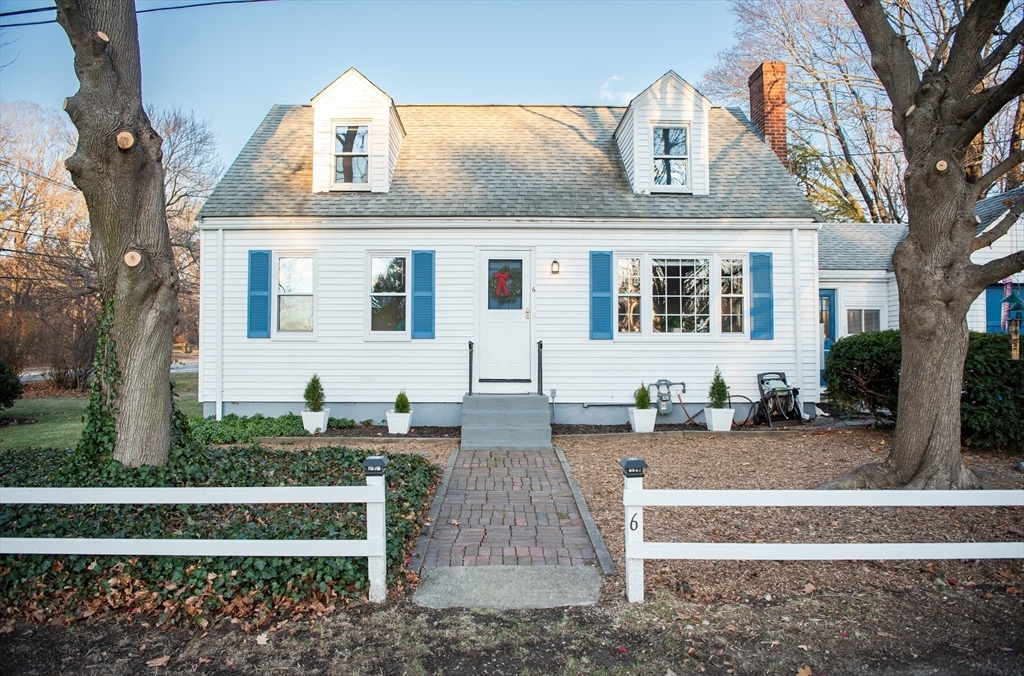 Property Photo: 6 Laurel Rd MA 02062