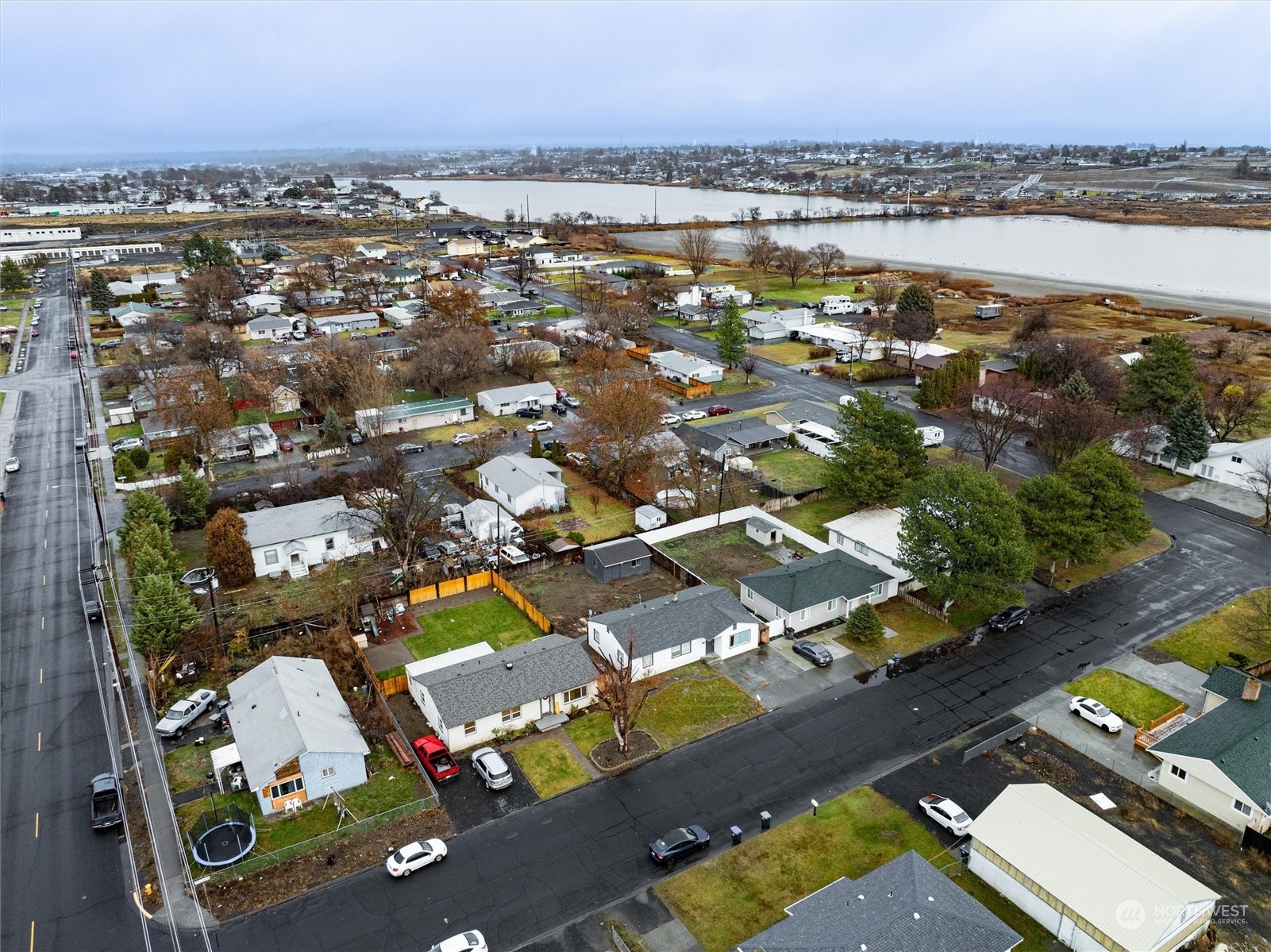 Property Photo:  711 S Marigold Street  WA 98837 