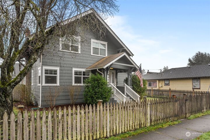 Property Photo:  402 W Pine Street  WA 98531 