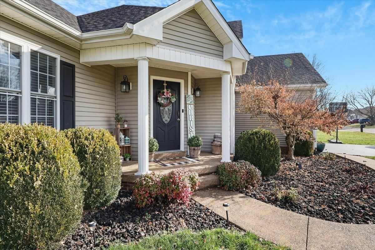 Property Photo: 634 Masters Way KY 42104