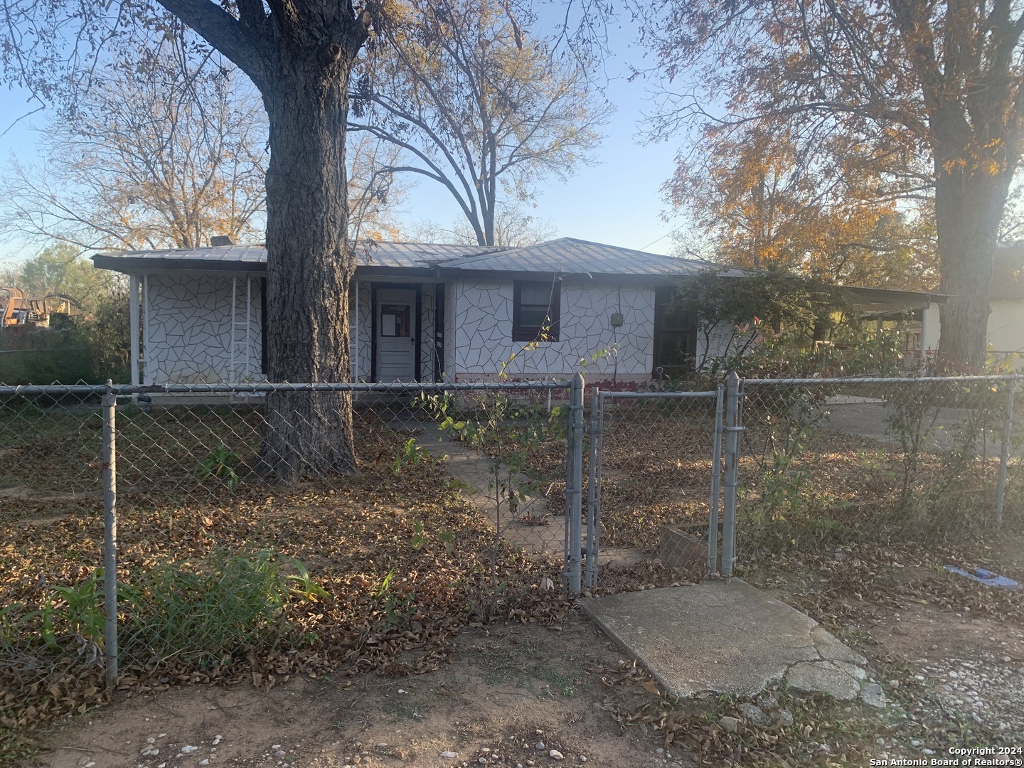 Property Photo:  15516 S Highway 81  TX 78052 