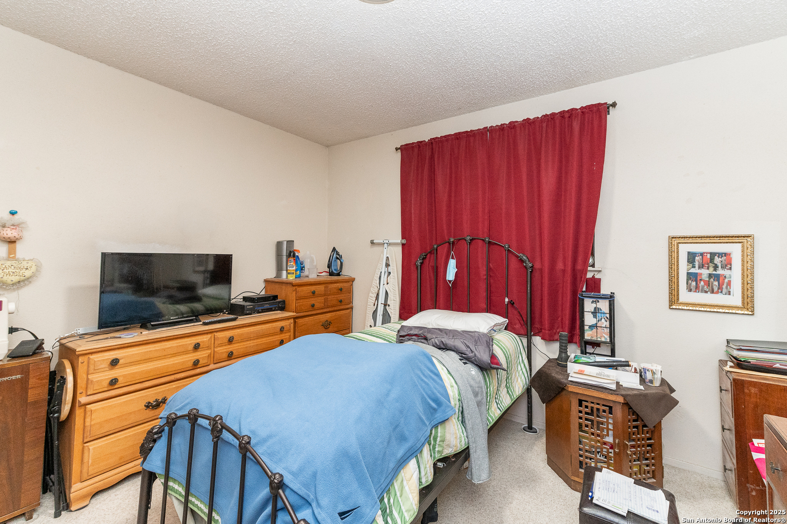 Property Photo:  401 Renee Dr  TX 78109 