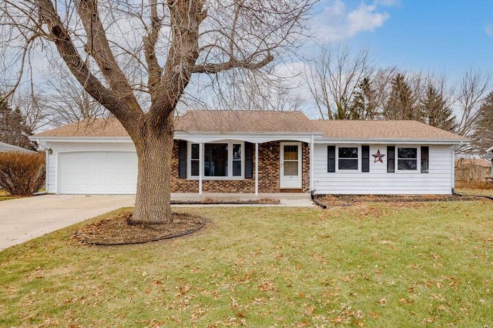4241 Chadswyck Drive  Janesville WI 53546 photo