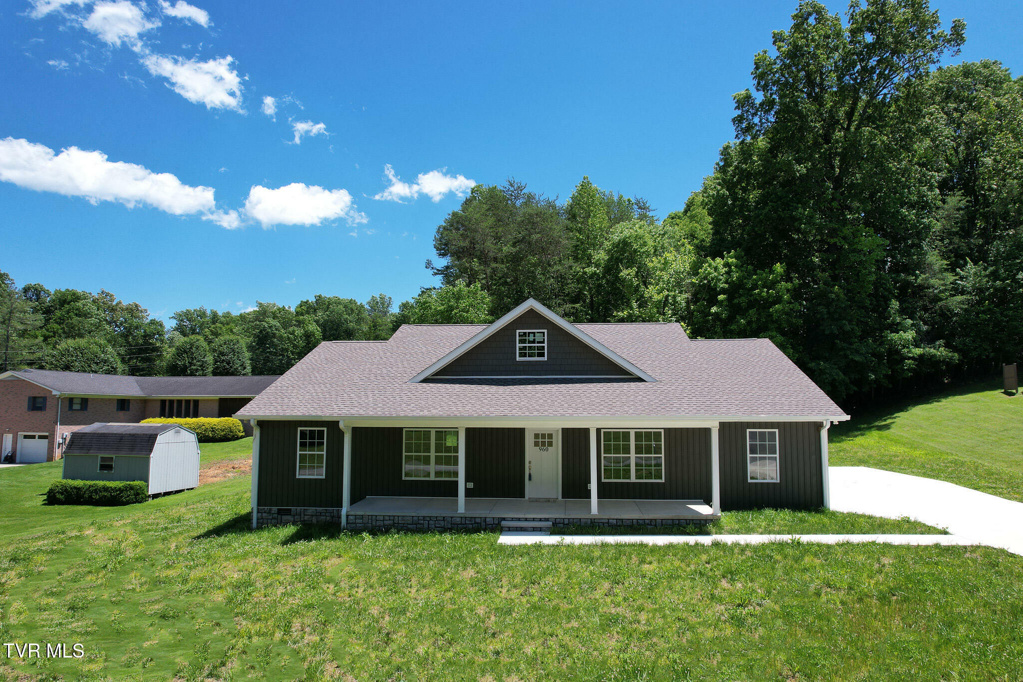 Property Photo: 960 East Allens Bridge Road TN 37743