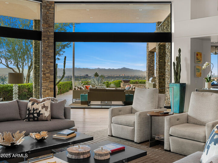 Property Photo: 5630 E Rockridge Road AZ 85018