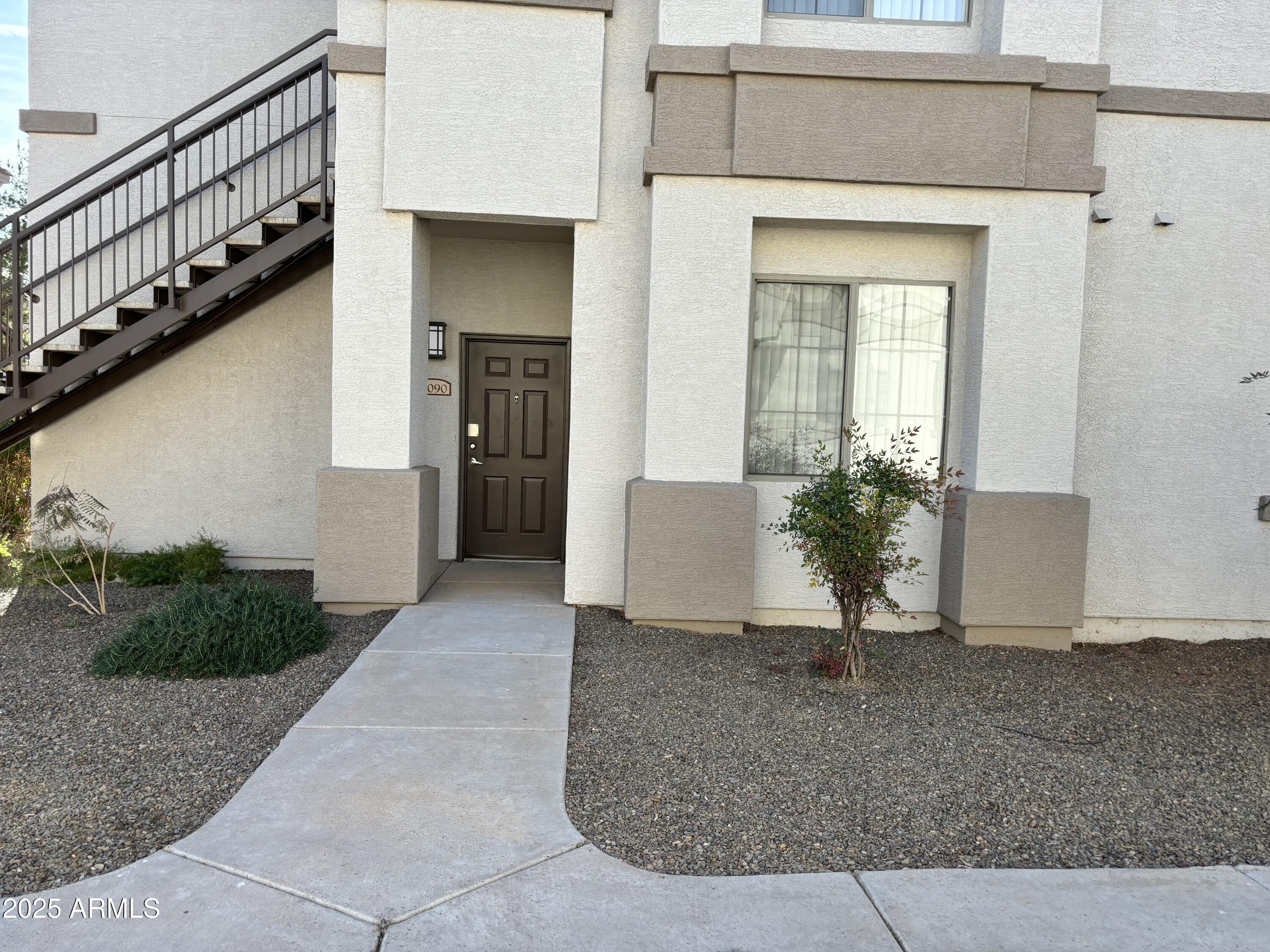 Property Photo:  1941 S Pierpont Drive 1090  AZ 85206 