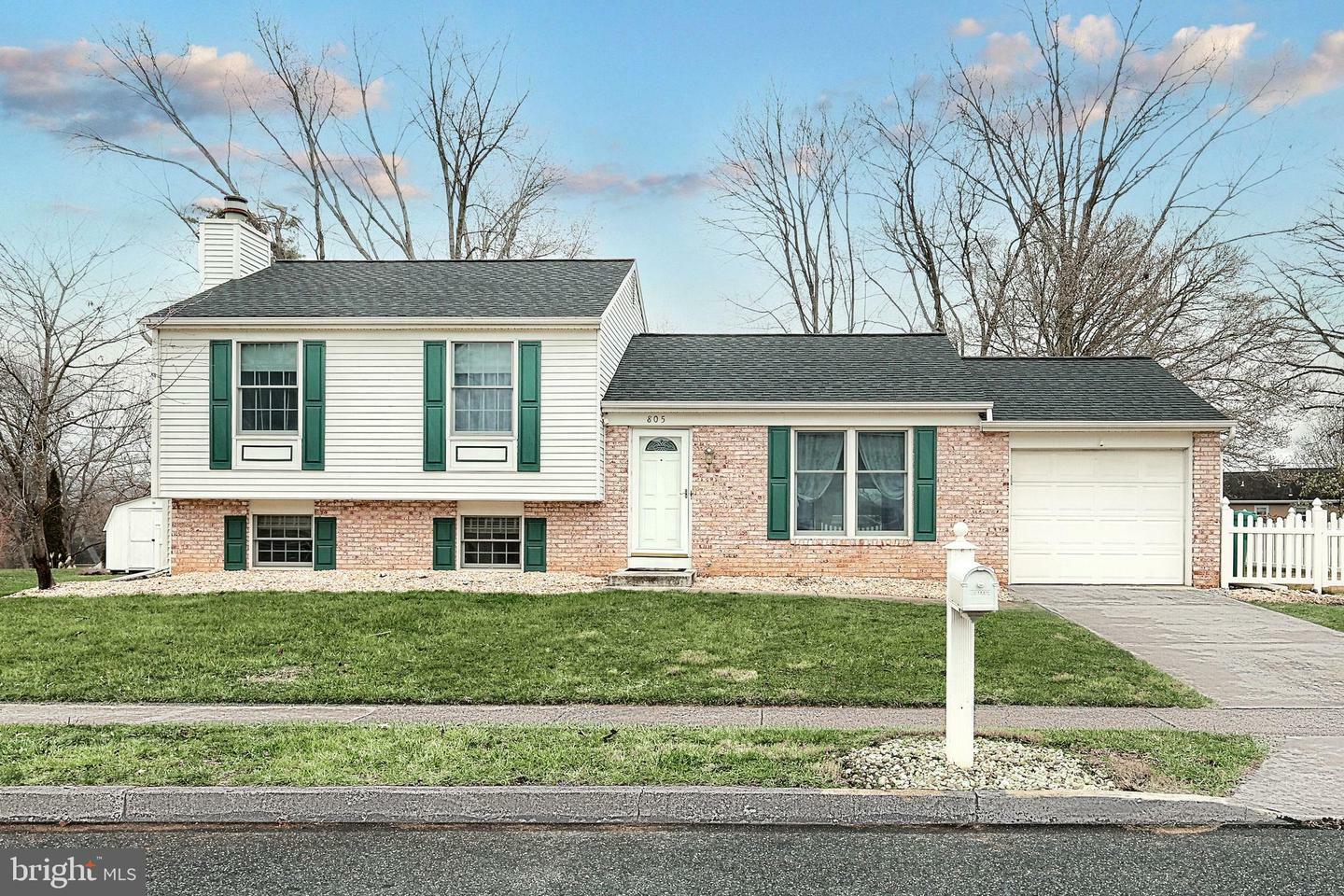 Property Photo:  805 Briarwood Lane  PA 17011 