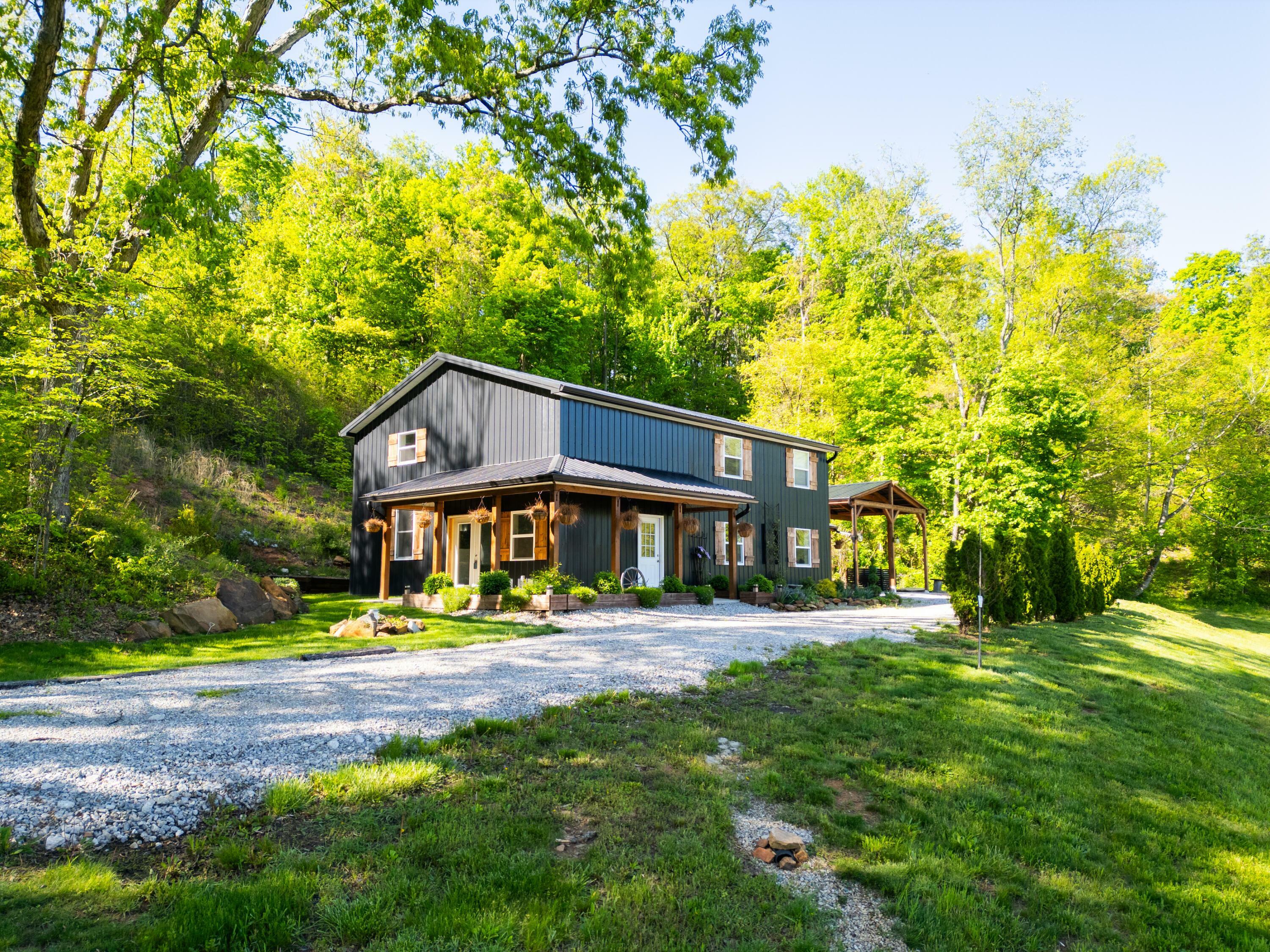 Property Photo: 4590 Hopewell Church SW Road OH 43130