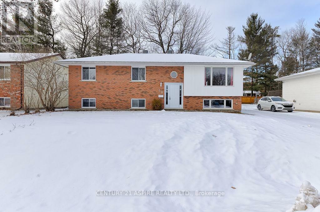 30 Earl Street  Petawawa ON K8H 3M4 photo