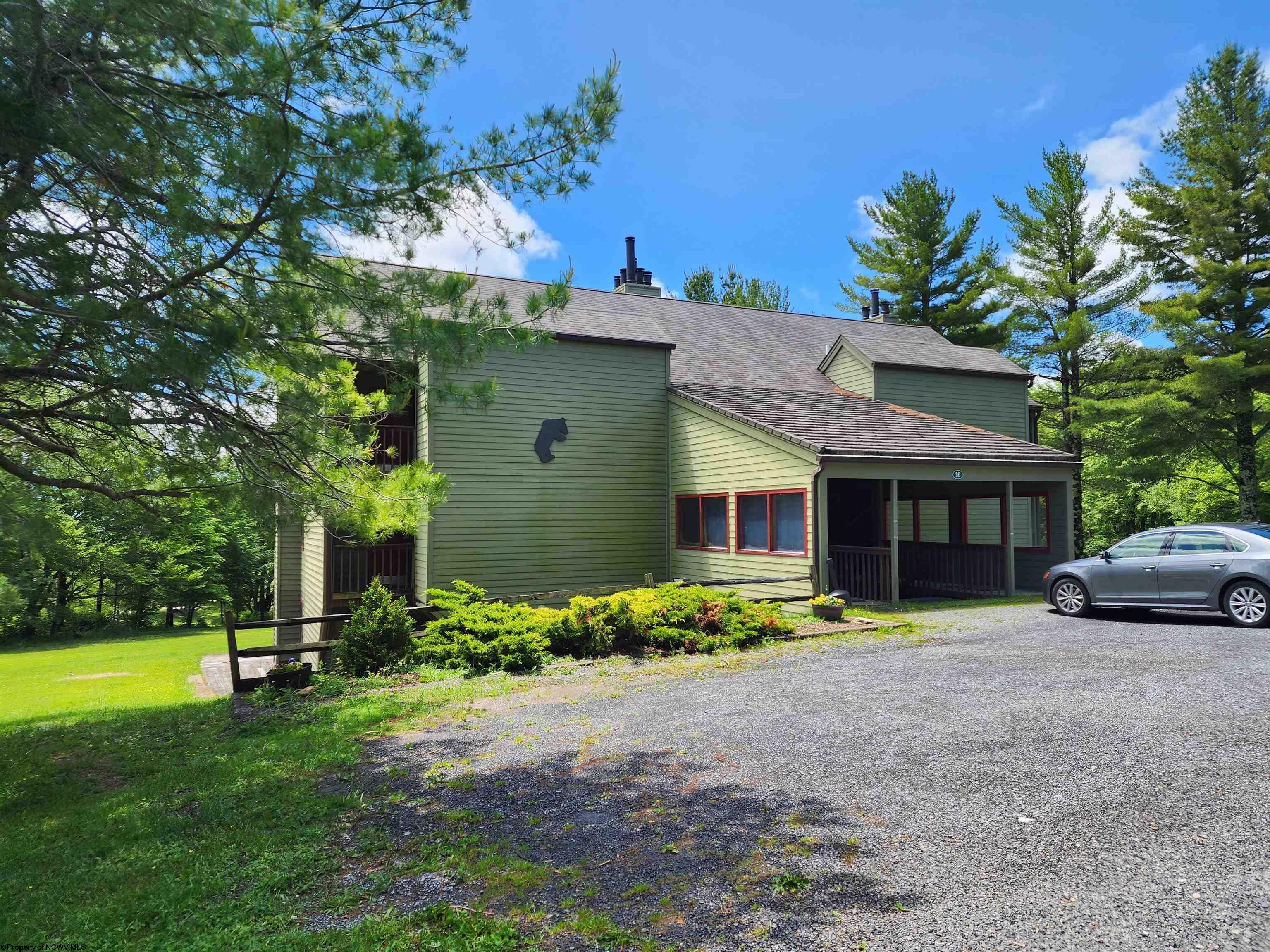 Property Photo: 16-121 Grizzly Way Apt 121 WV 26260