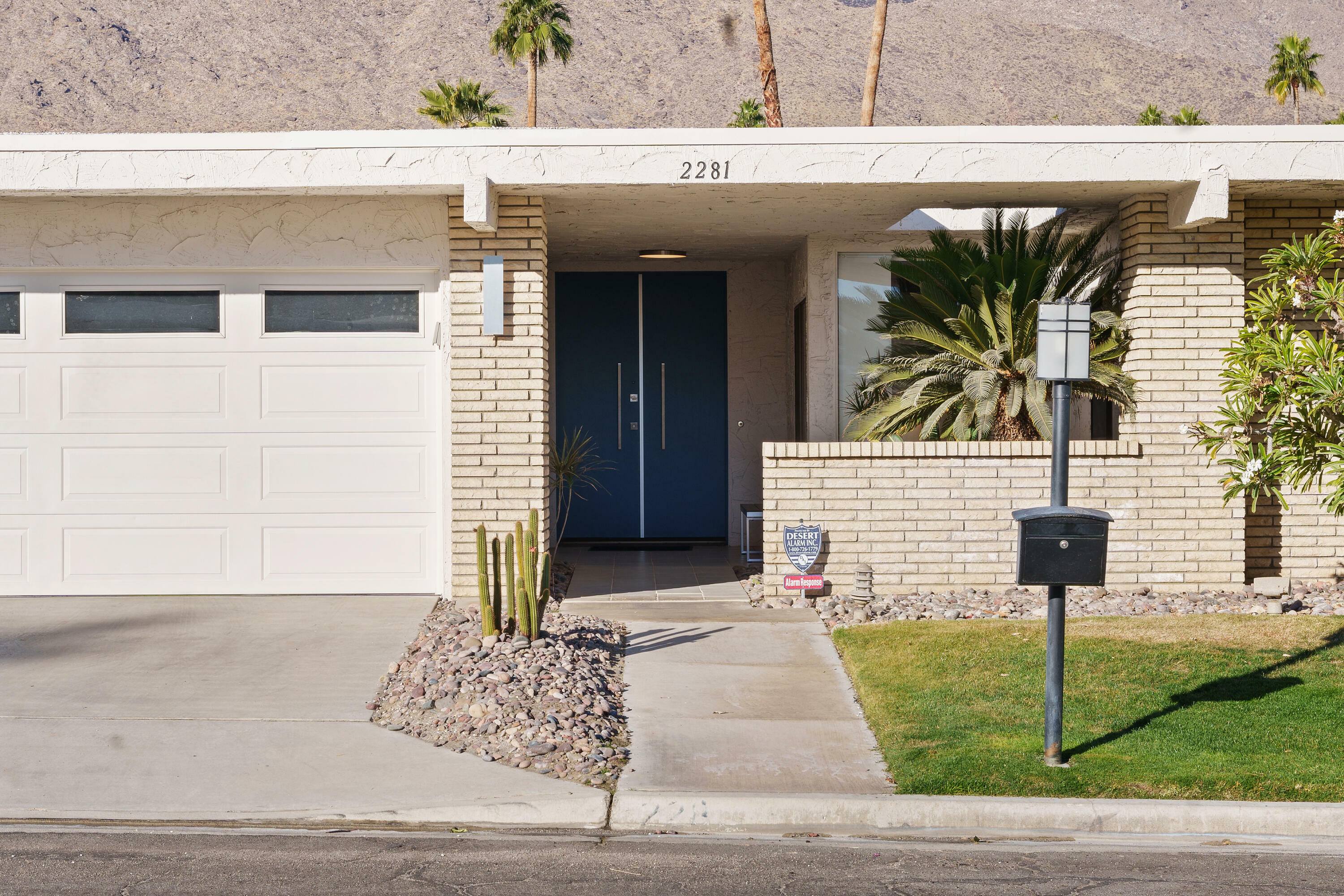 Property Photo:  2281 Paseo Del Rey  CA 92264 