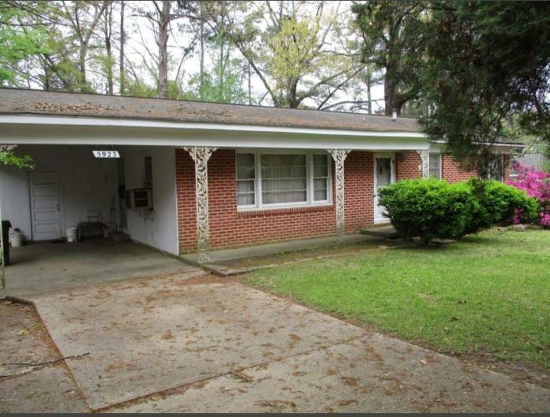 Property Photo: 5923 2nd MS 39307
