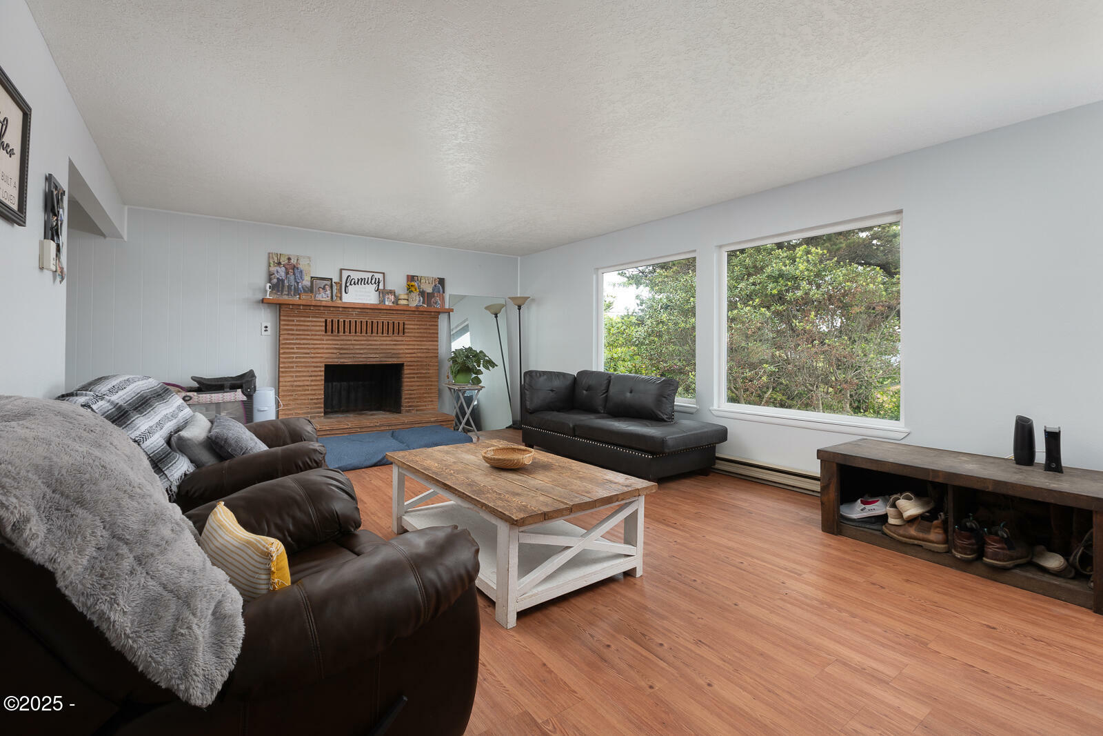 Property Photo: 1051 NW Art Street OR 97376