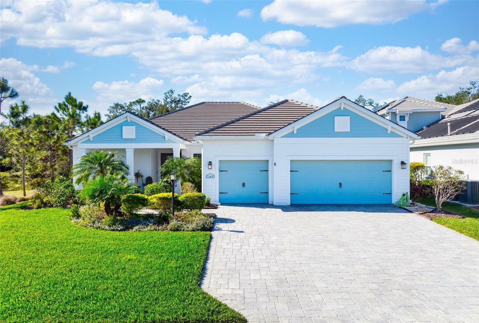 Property Photo:  12400 Davie Court  FL 34293 