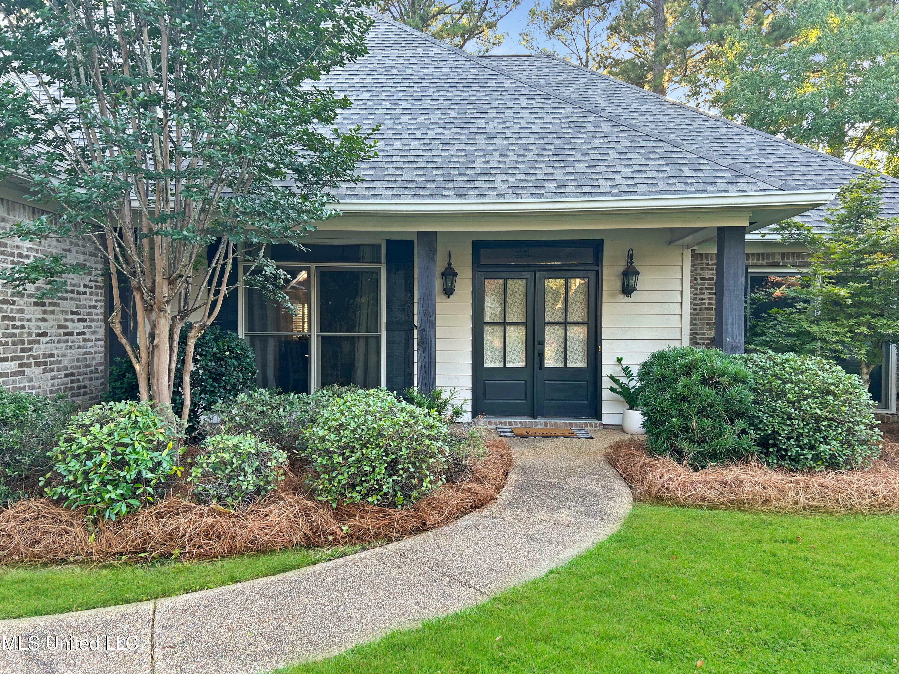 Property Photo: 106 Pine Ridge Circle MS 39047