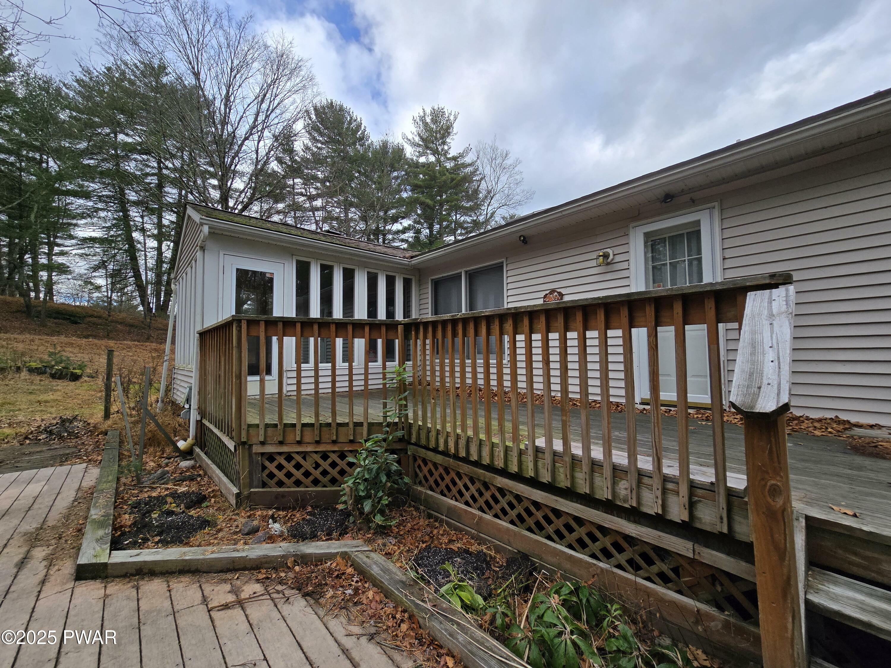 Property Photo:  139 Johnny Bee Road  PA 18328 