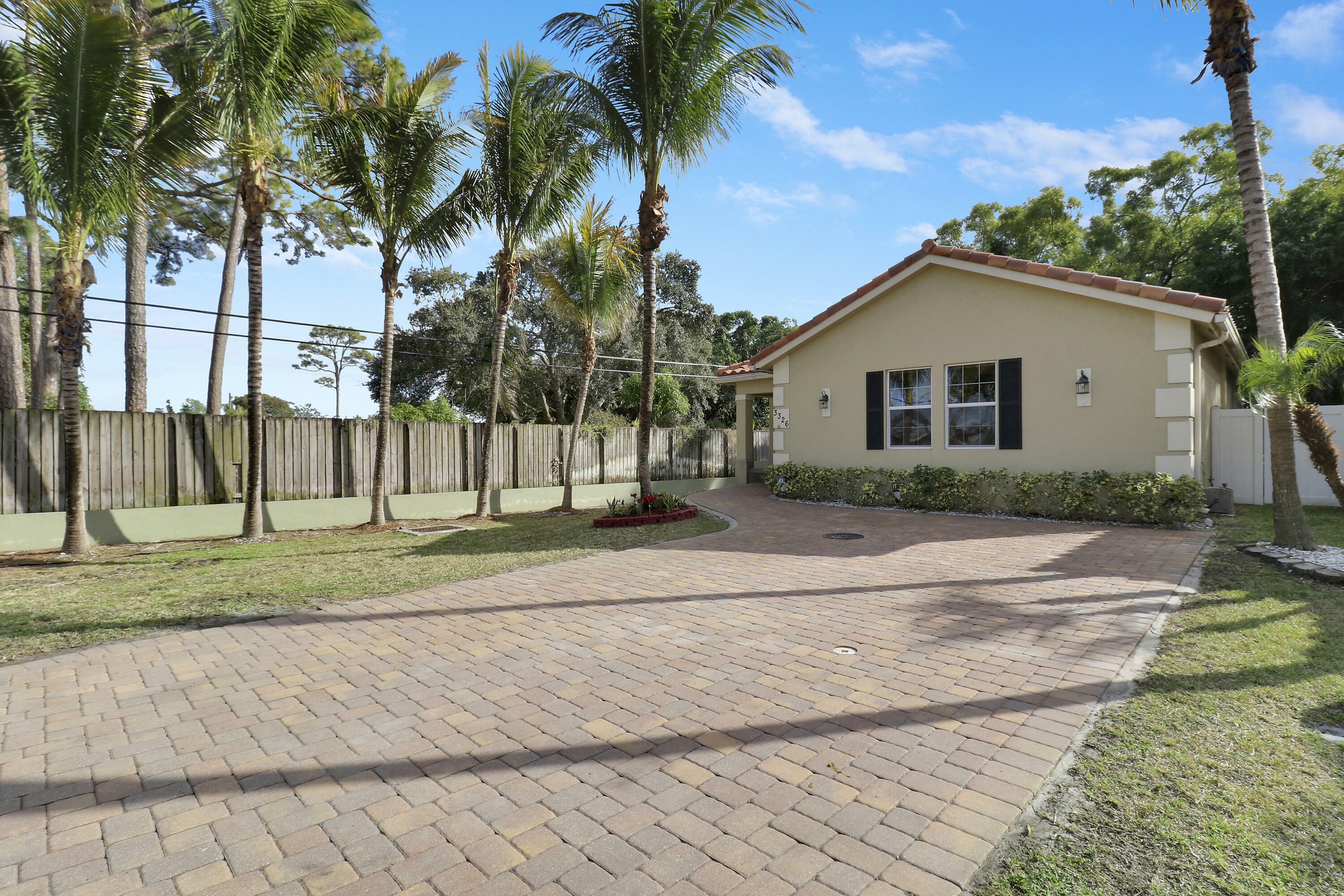 Property Photo:  3326 Elizabeth Place S  FL 33461 