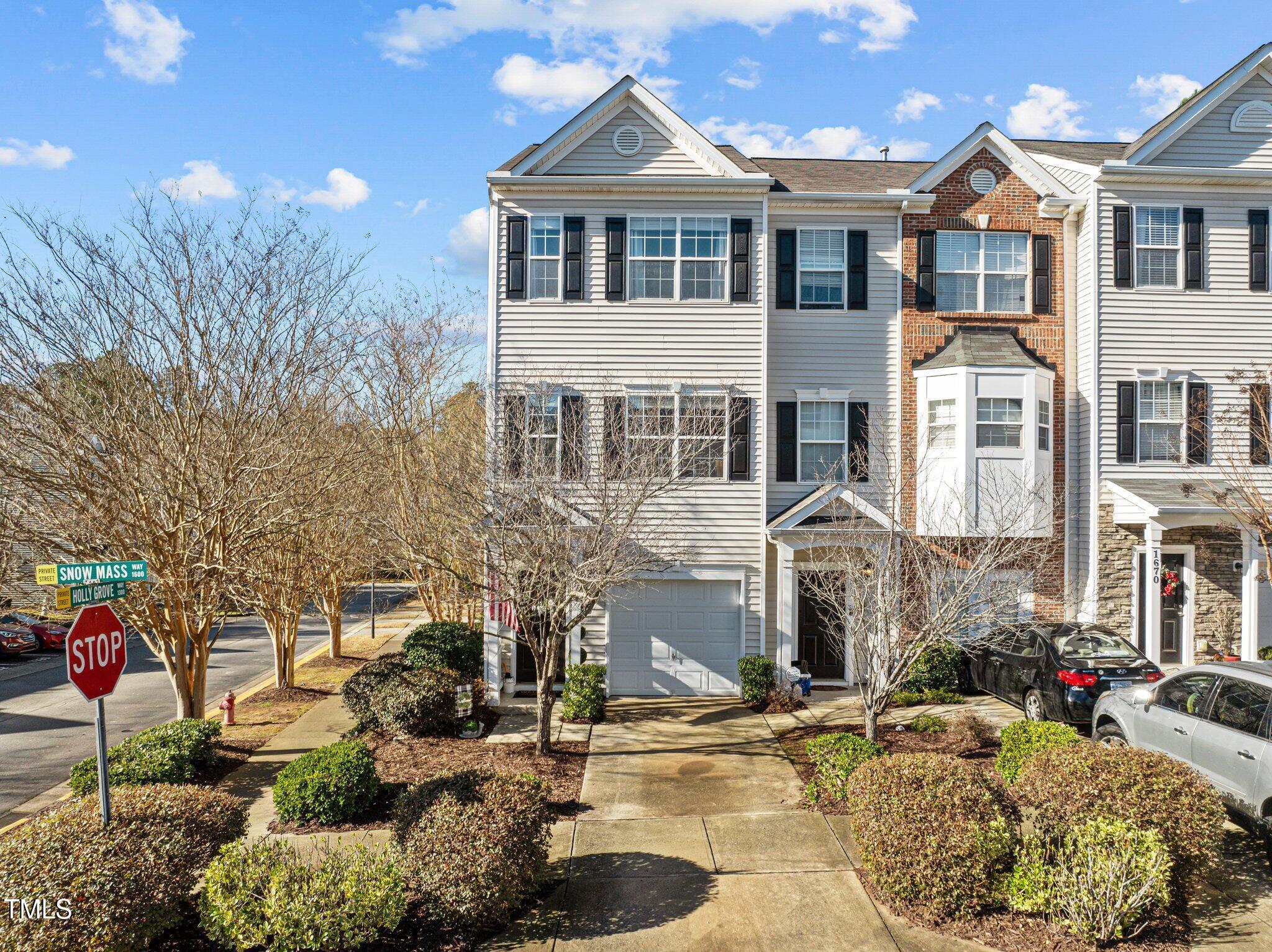Property Photo: 1674 Snowmass Way NC 27713