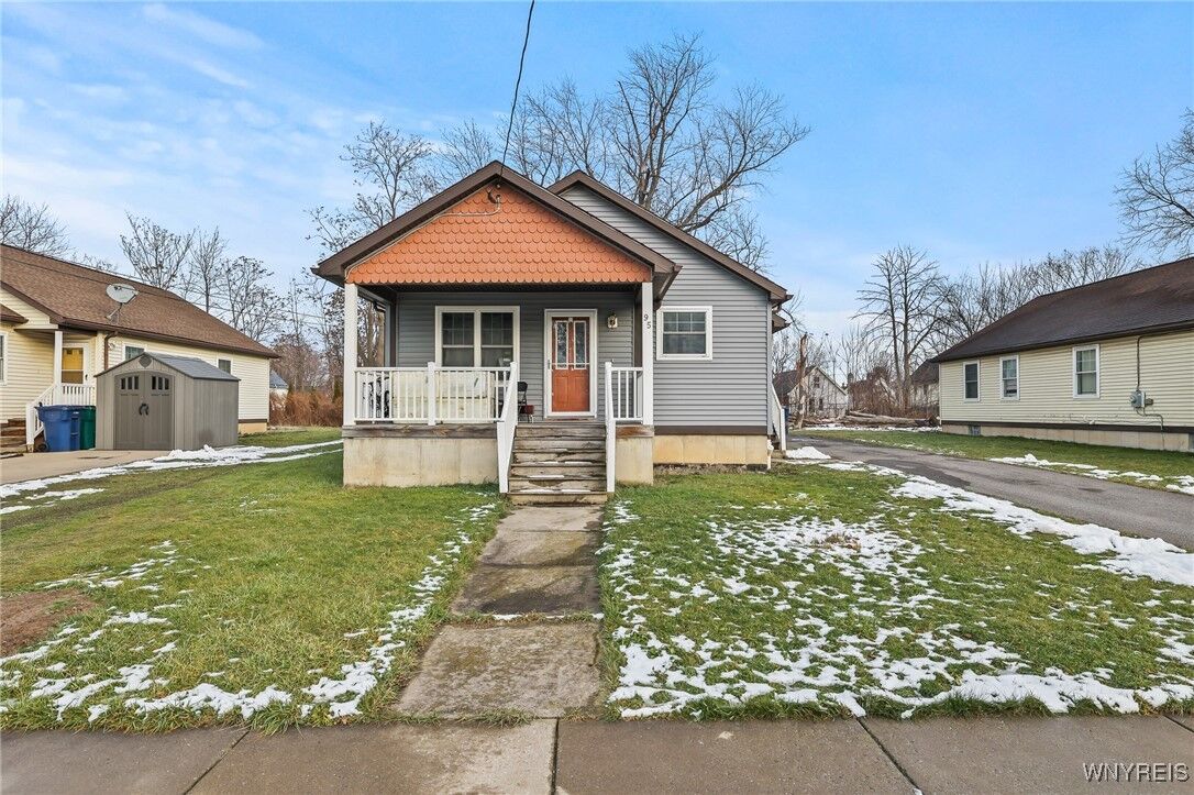 Property Photo:  95 Fox St  NY 14212 