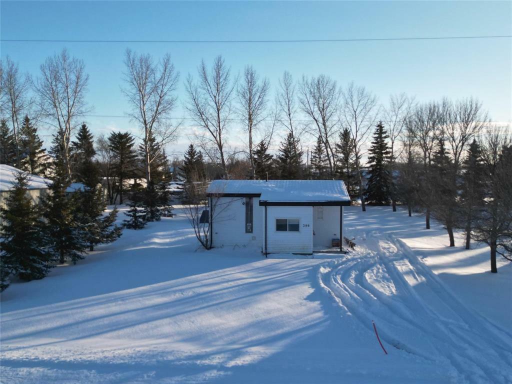 Property Photo:  300 Shewfelt Avenue  MB R0K 0L0 