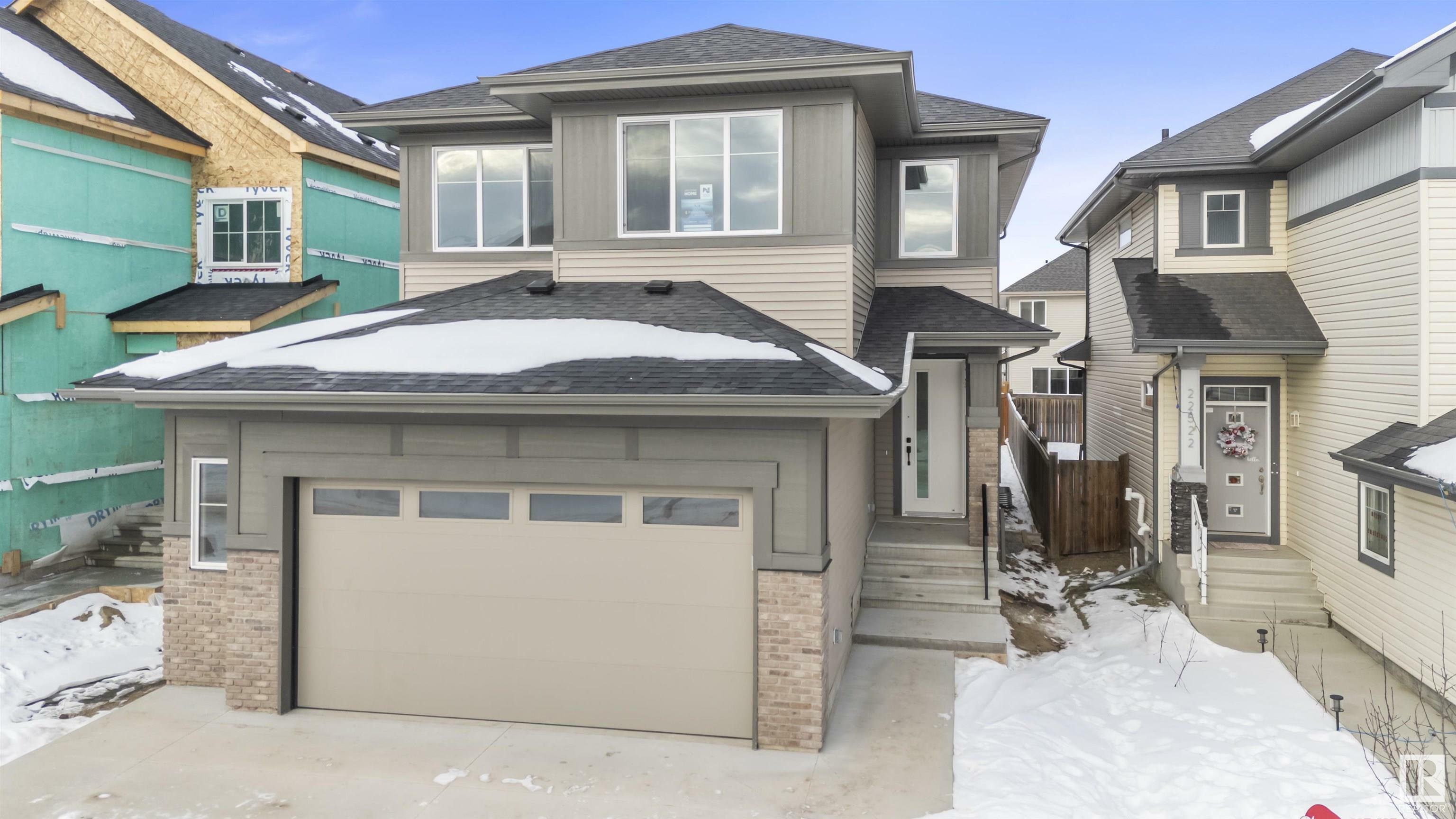 Photo de la propriété:  22526 98A Avenue NW  AB T5T 7R7 