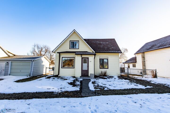 121 4th Avenue N  Casselton ND 58012 photo