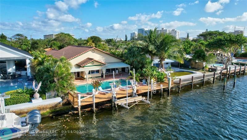 Property Photo:  305 S Riverside Dr  FL 33062 