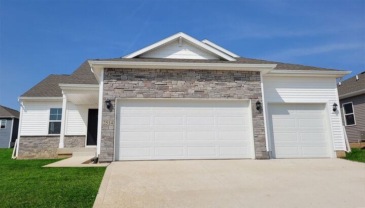 2839 E 50th Court  Des Moines IA 50317 photo