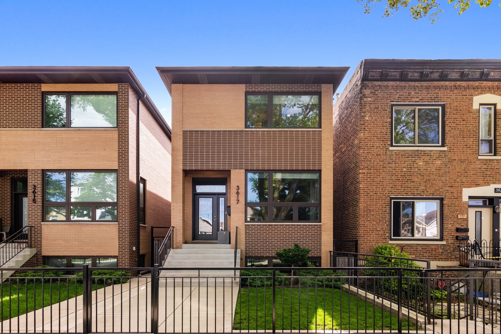 Property Photo: 3617 S Emerald Avenue IL 60609