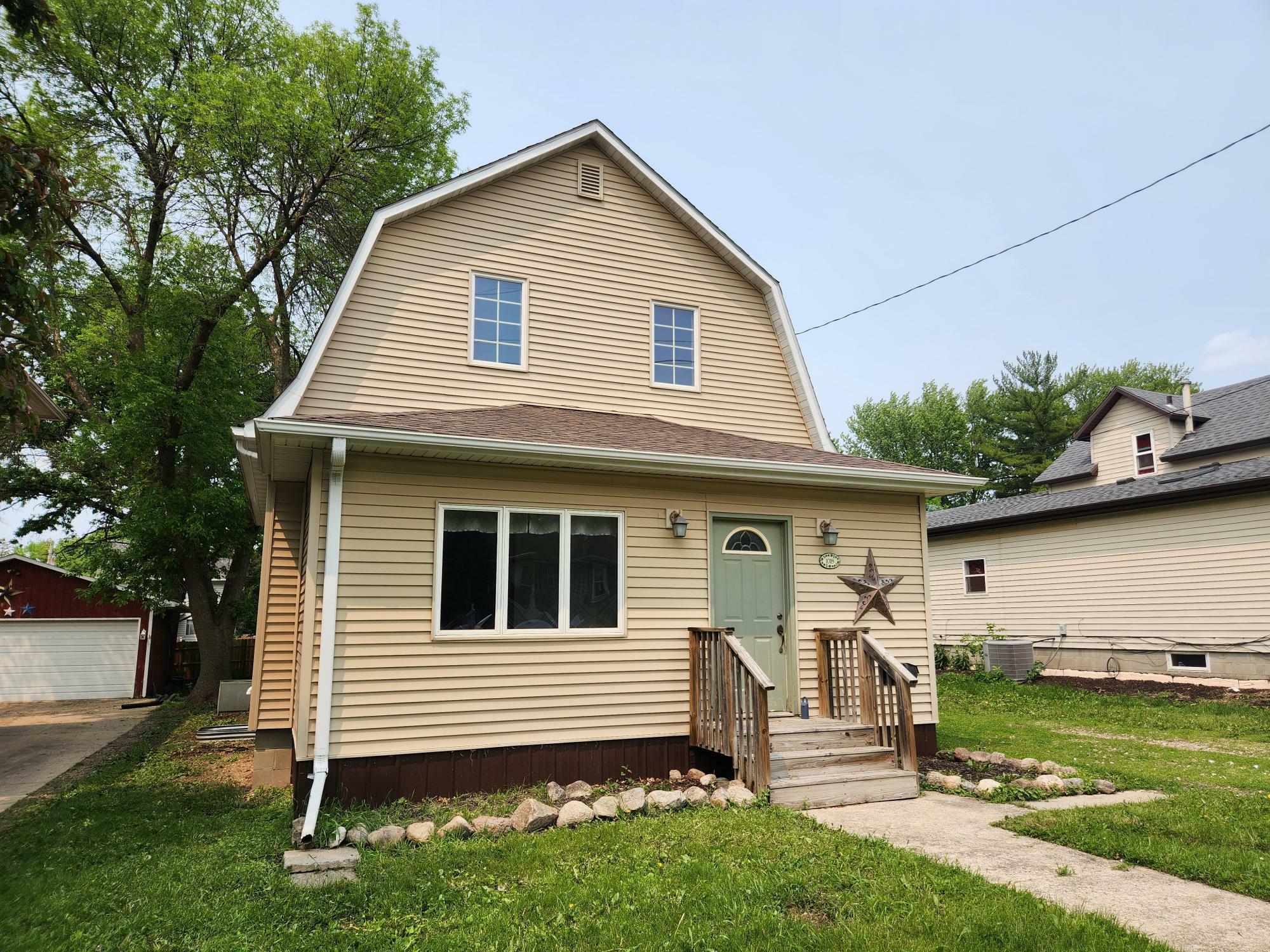 Property Photo: 1018 W Fountain Street MN 56007