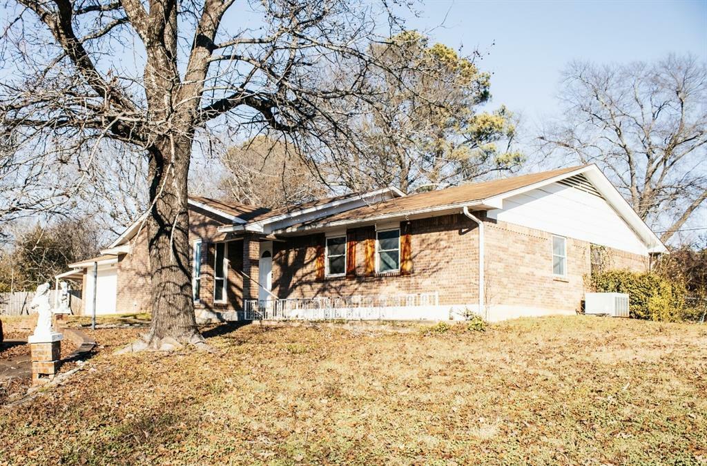 Property Photo:  1005 SE 28th  TX 75460 